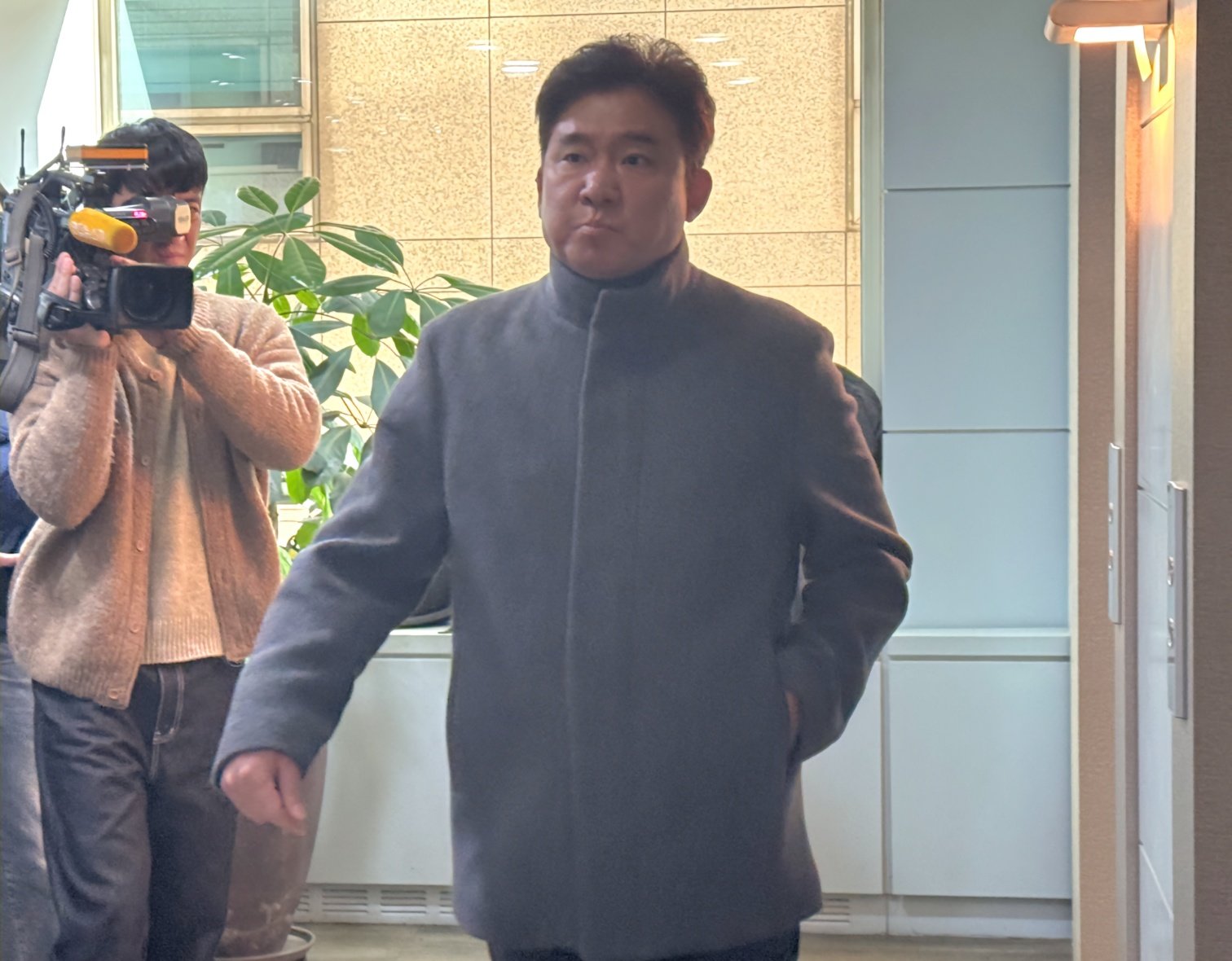 KBL, ‘선수 폭행 ’ 김승기 전 감독 2년 자격정지 관련 재심