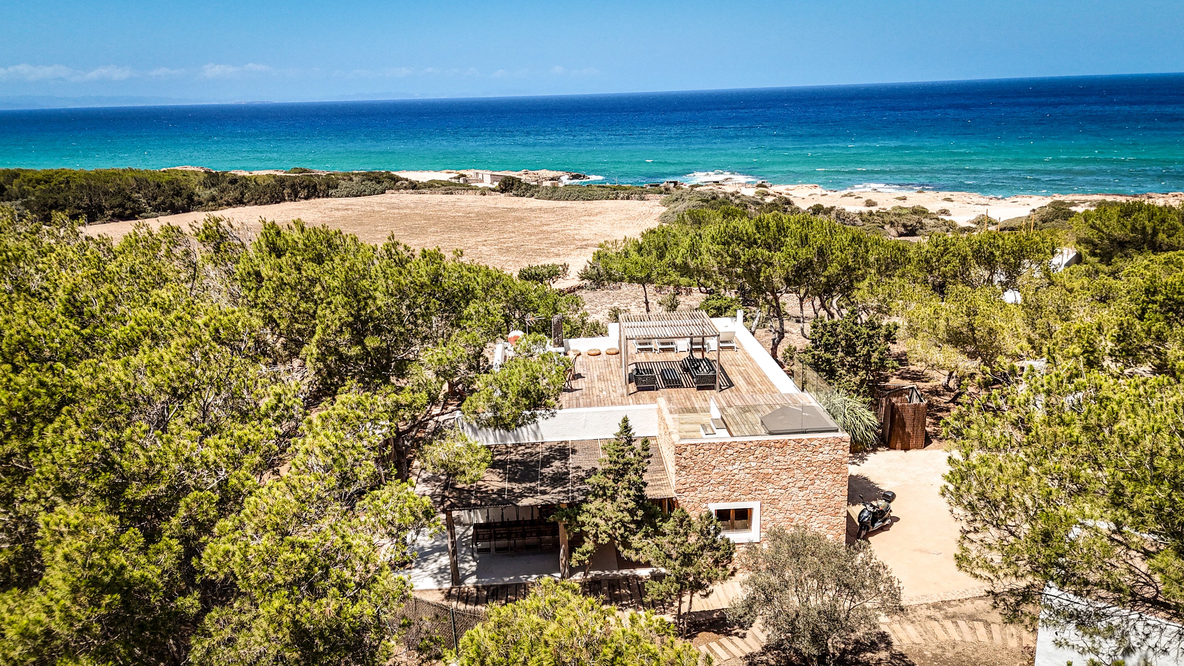 Las tres casas de la semana: un tesoro en Formentera por 4,6 millones de euros