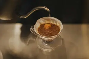 Cafeteria e escola de baristas adota escala 4×3 e aumenta faturamento em 35%