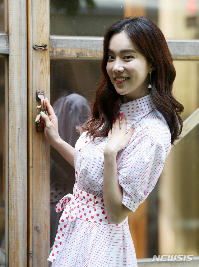 개가수 김나희 8월 결혼…지인 소개로 사업가 남성 만나