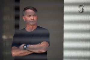 Bolsonaro passará por 2 horas de preparação e 3 de cirurgia, diz Michelle Bolsonaro