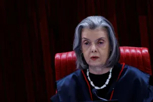 STF decide, por unanimidade, julgar queixa-crime de procuradora contra Bolsonaro