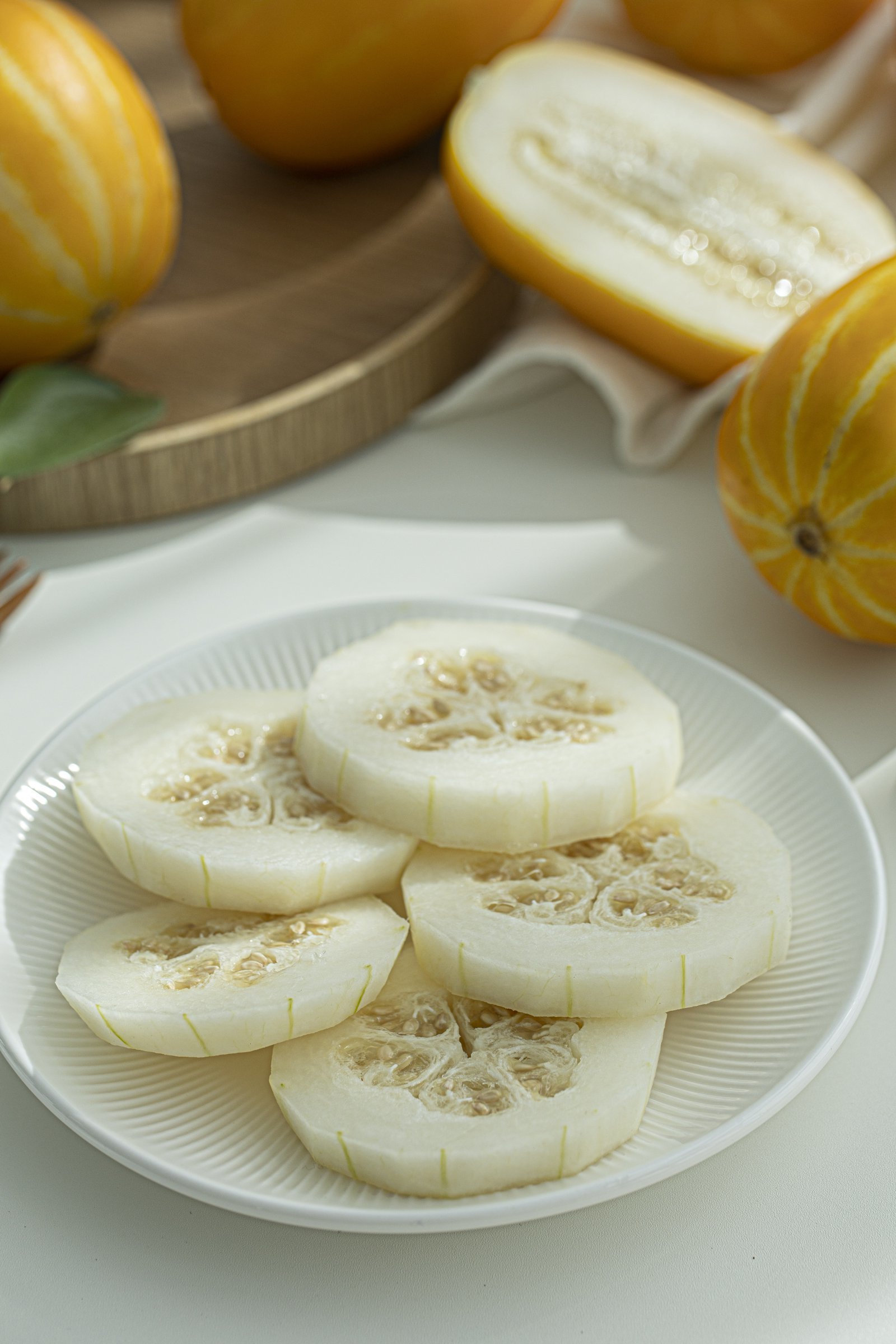 참외 씨 먹던 남편에 “못 사는 집 티 난다”…아내 발언 논란