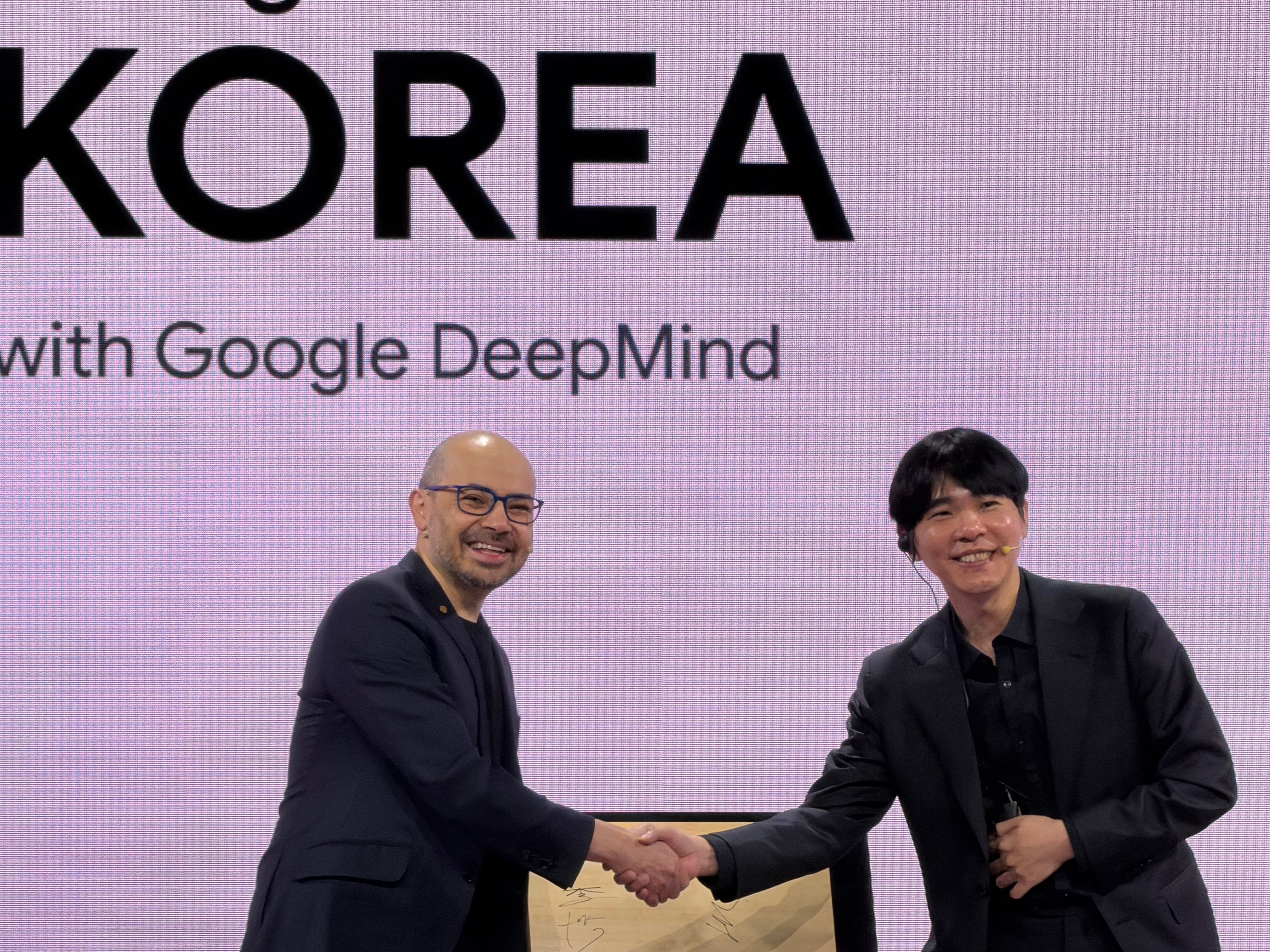 10년 만에 이세돌 만난 ‘알파고 아버지’… “AGI 시대, 인류 황금기 온다”