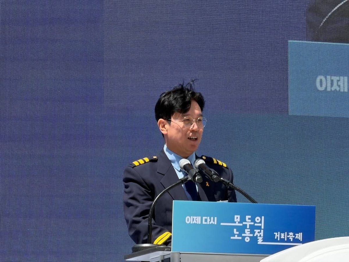 기관사 옷 다시 입은 김영훈 장관 “초심 잃지 않을 것”