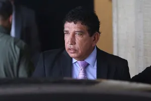 Magno Malta é internado após desmaiar indo para votação do veto do PL da dosimetria