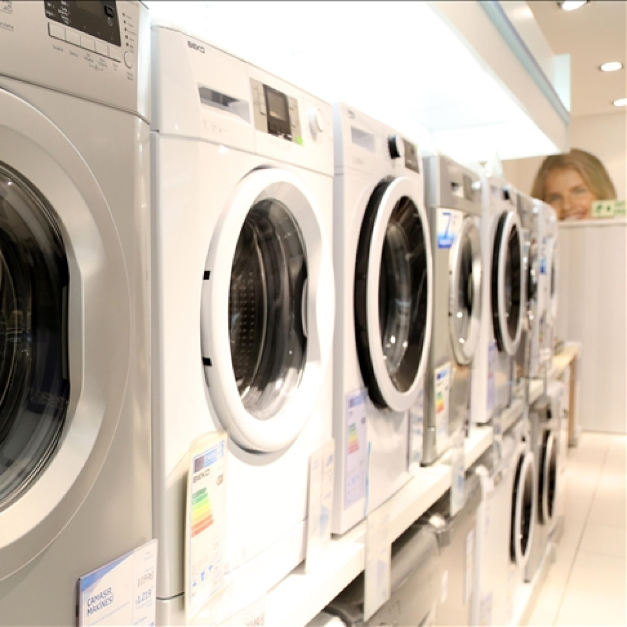 Beyaz eşyada daralma sürüyor